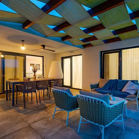 Villa Royal Three Nin