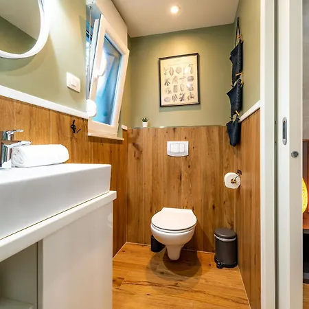 Royal Three Villa Nin