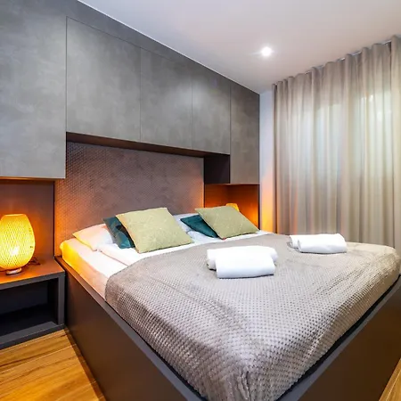 Royal Three Villa Nin