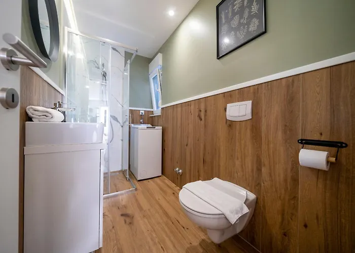 Royal Three * Нин