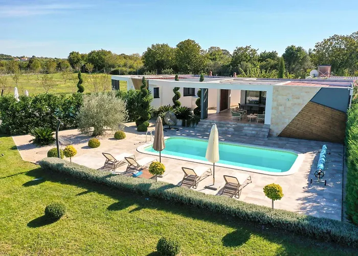 Royal Three * Нин