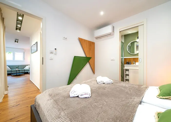 Villa Royal Three Nin