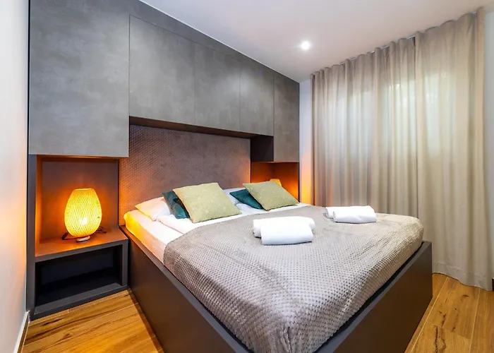 Royal Three Villa Nin